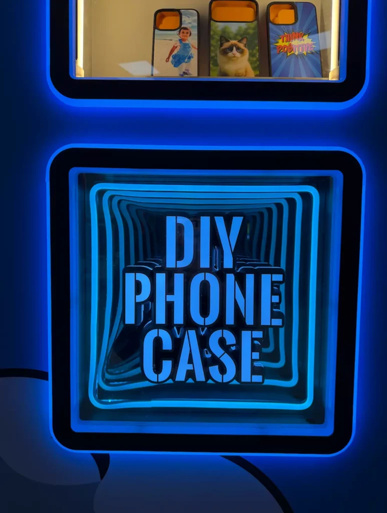 Automatic Phone Case Vending Machine8